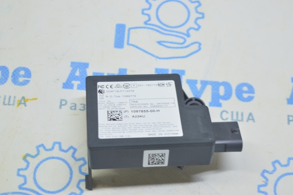 REAR BUMPER BODY CONTROL MODULE BCM Tesla Model 3 18- (02) — фото 2