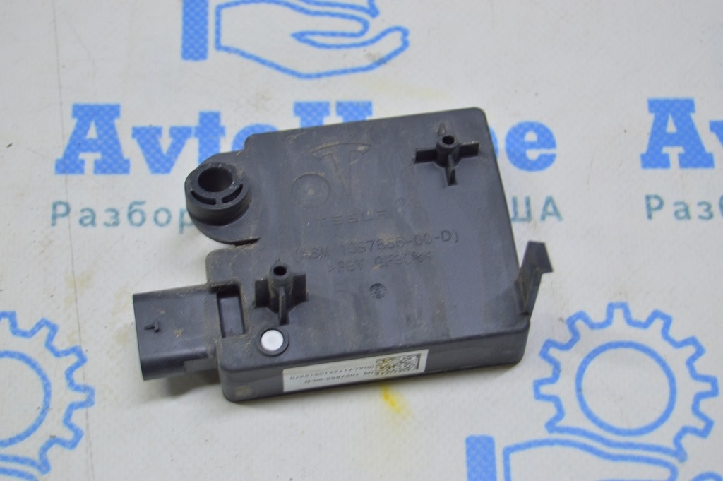 REAR BUMPER BODY CONTROL MODULE BCM Tesla Model 3 18- (03) — фото 2