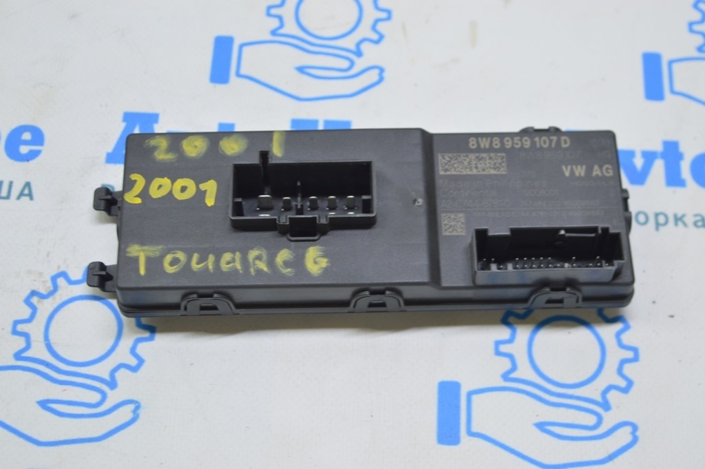 REAR TAILGATE LIFTGATE CONTROL MODULE VW Touareg 18- (01)