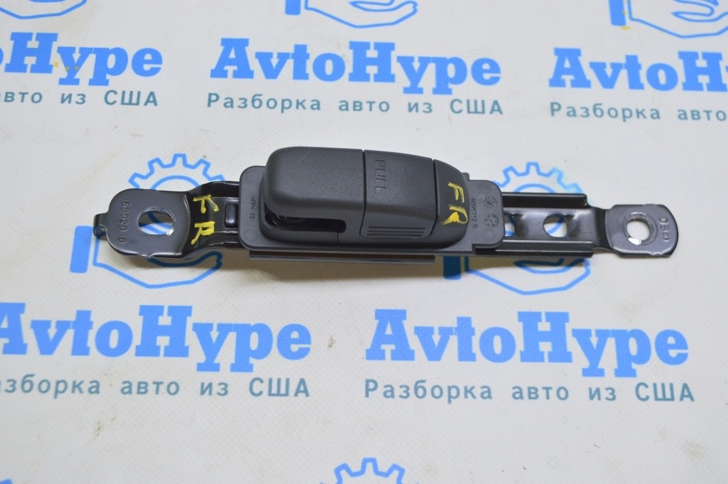 Регулировка высоты водительского ремня безопасности Nissan Leaf 18-19 черный — фото 4