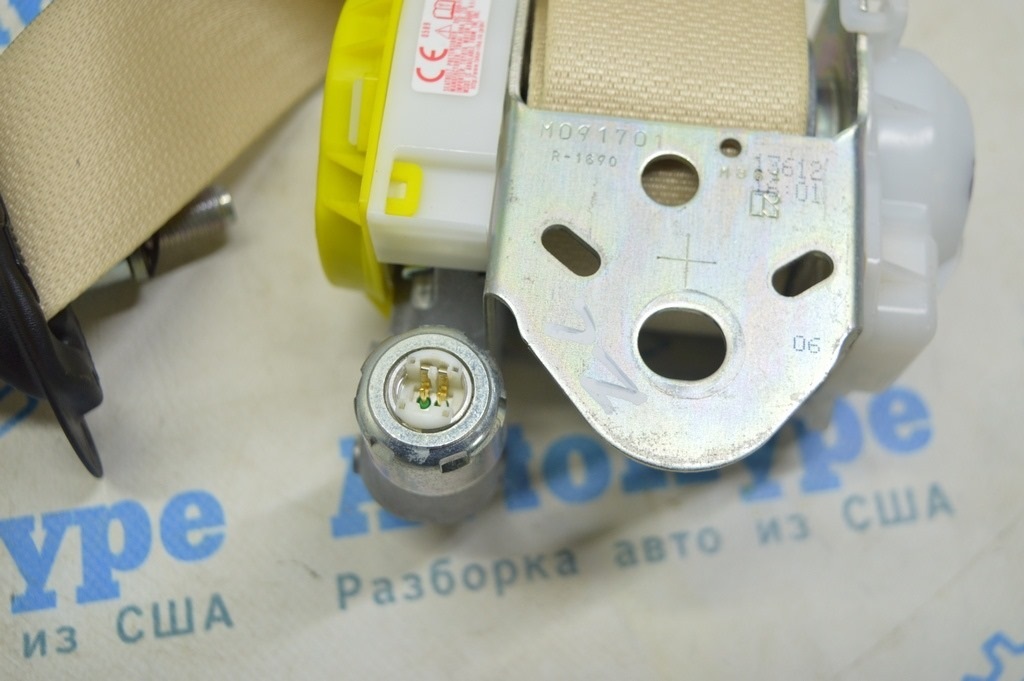 Ремень безопасности зад лев Lexus RX350 RX450h 10-15 беж (02) — фото 3