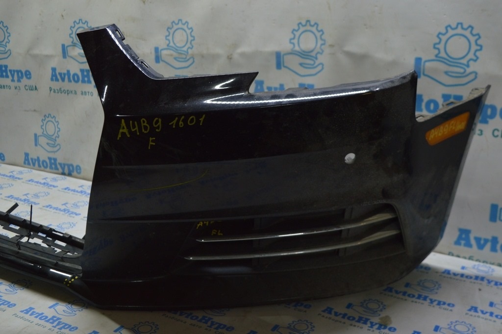 Решетка переднего бампера левая Audi A4 B9 17-19