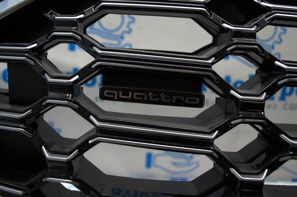Решетка радиатора grill Audi Q5 80A 21-24 черный глянец, в сборе , S-Line деф хрома — фото 3
