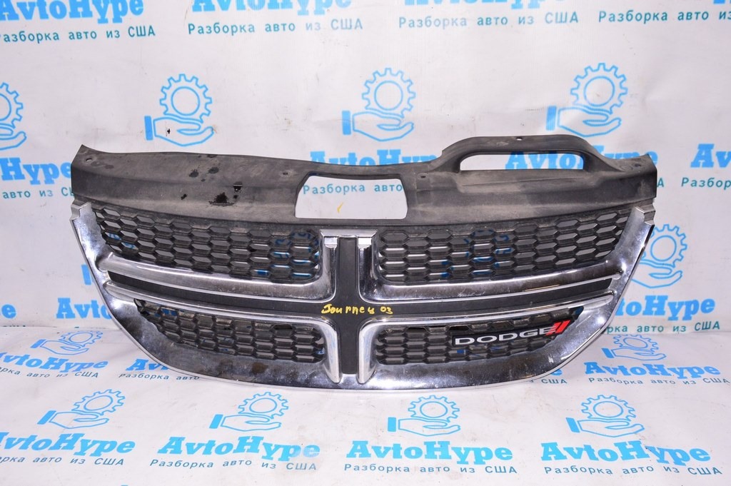 Решетка радиатора grill Dodge Journey 11- хром с эмблемой (03)