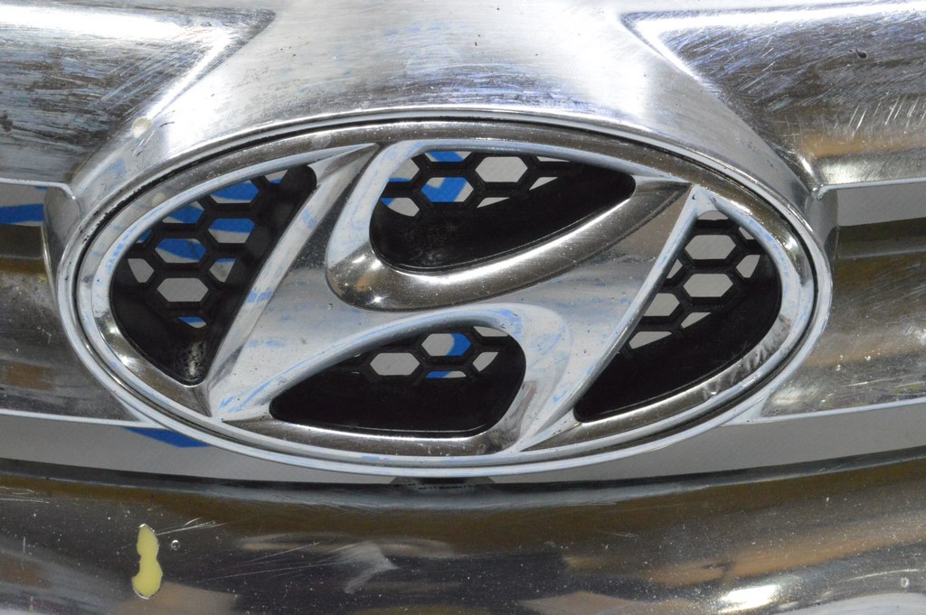 Решетка радиатора grill Hyundai Sonata 11-15 с эмблемой, хром (02) песок — фото 2