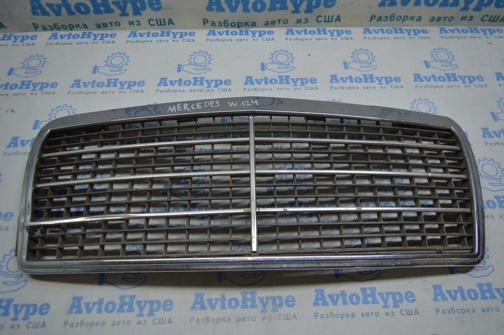 Решітка радіатора grill Mercedes W124 прим'ята, реаліз Вадим