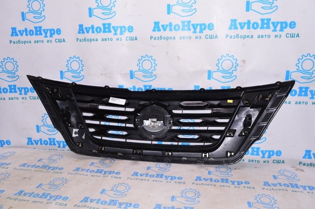 Решетка радиатора grill Nissan Pathfinder 17-19 рест без камеры с эмблемой — фото 2