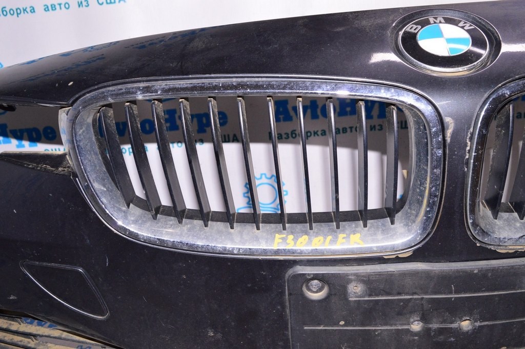 Решетка радиатора grill правая BMW 3 F30 4d 12-19