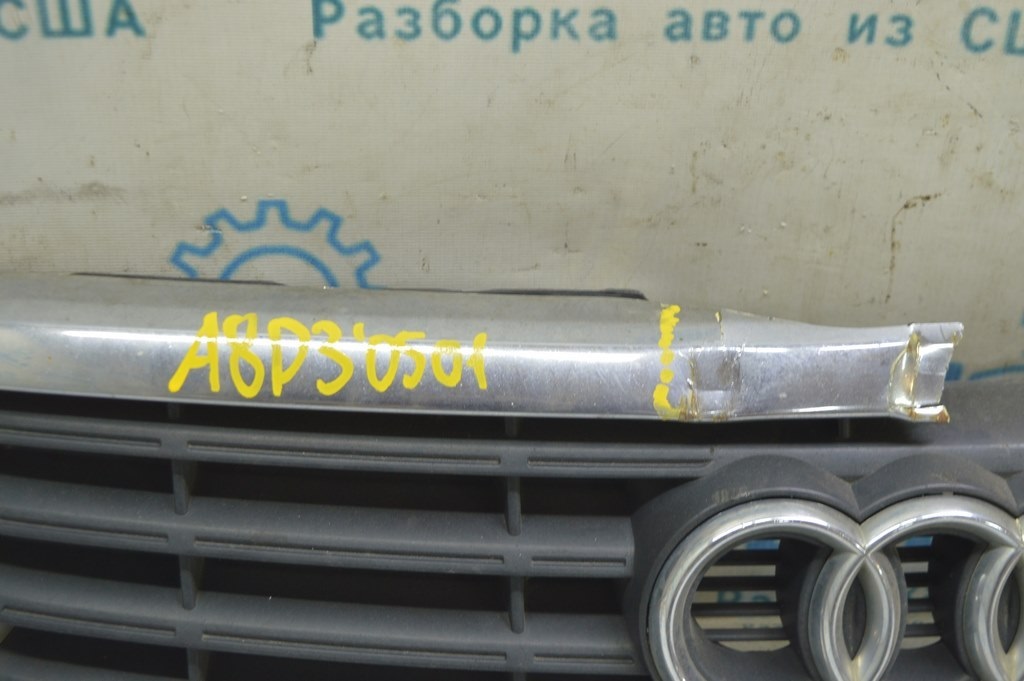 Решетка радиатора grill с эмблемой Audi A8 D3 03-09 (01) дефект — фото 2