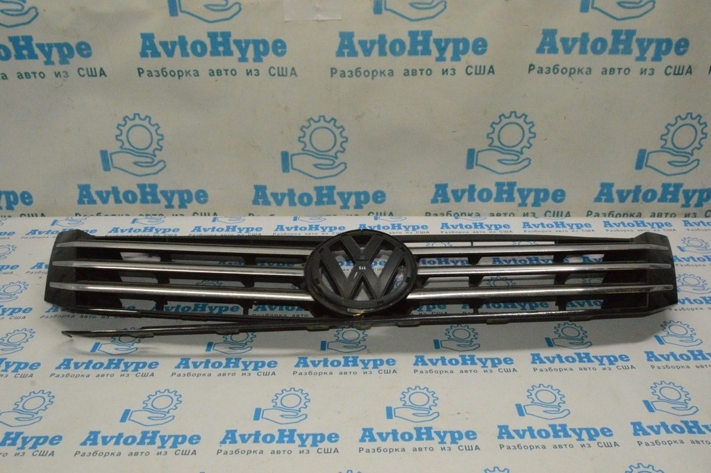 Решетка радиатора grill с эмблемой VW Passat b7 USA (05) деф.