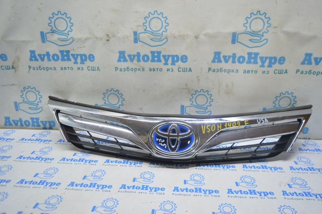 Решетка радиатора grill со значком Toyota Camry v50 12-14 hybrid usa