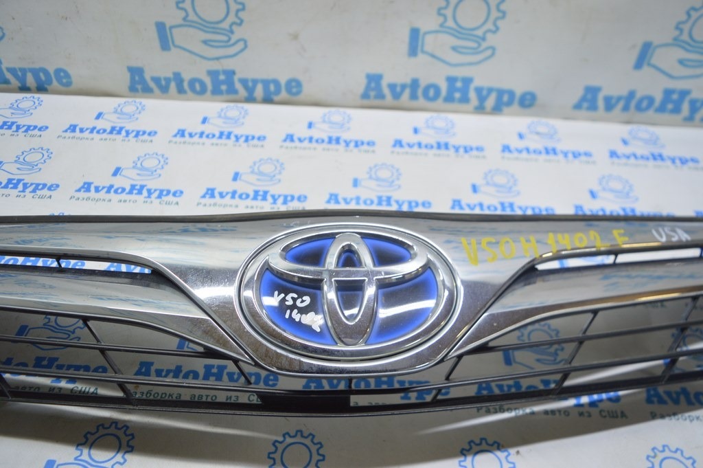 Решетка радиатора grill со значком Toyota Camry v50 12-14 hybrid usa — фото 3