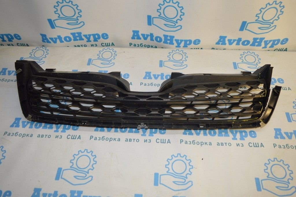 Решетка радиатора grill Subaru Forester 14-16 SJ дорест низ, только пластик (04) деф