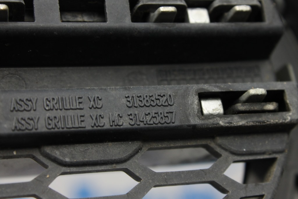 Решітка радіатора grill Volvo S90 16- (02) з емблемою 31425722 , не під камеру 31425857 — фото 4