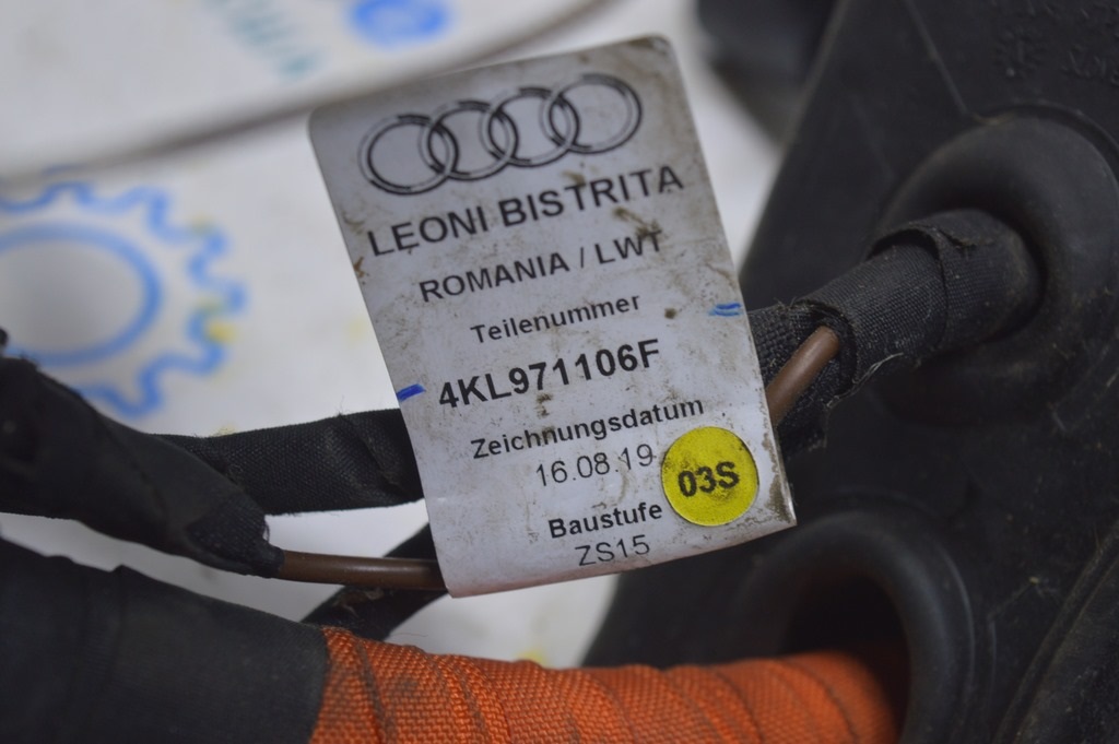 Розетка зарядного порта правая Audi E-Tron (Q8) GEN 18- — фото 4