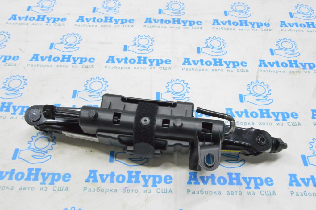 Ручка домкрата Audi A3 8V 15-20