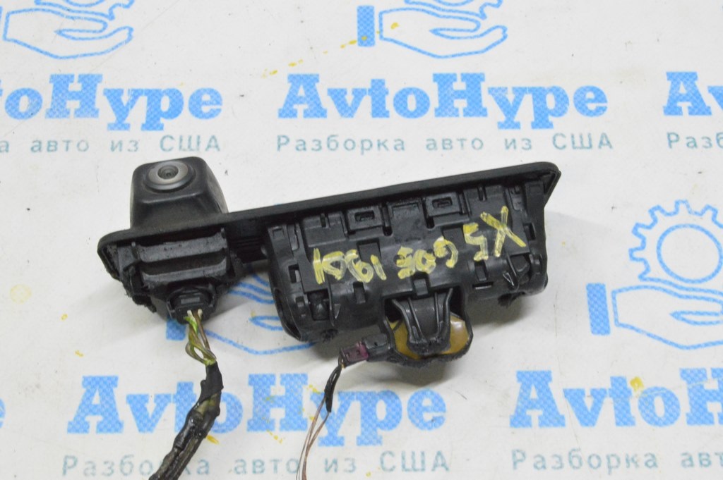 Ручка двери багажника с кнопкой BMW X5 G05 19-24 под камеру (01) оплавлена — фото 3