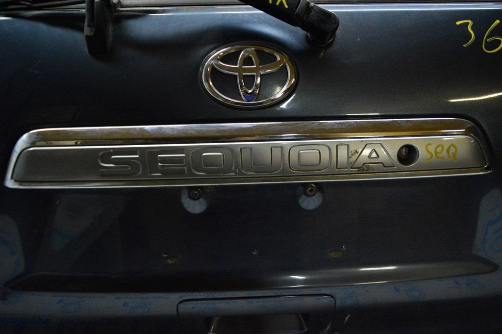 Ручка двери багажника Toyota Sequoia 2008-2022