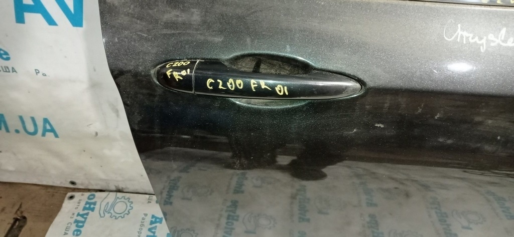 Ручка двери внешняя перед прав Chrysler 200 15-17 keyless