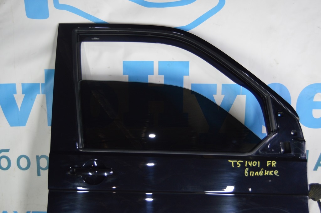 Ручка двери внешняя перед прав VW Multivan T5 09-15