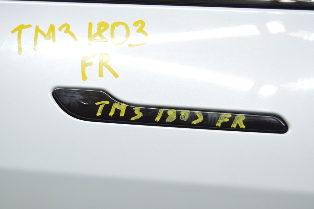 Ручка двери внешняя передняя прав Tesla Model 3 18-20 черная