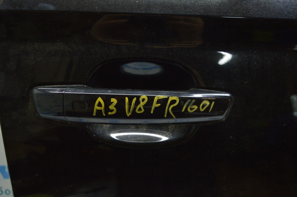 Ручка двери внешняя передняя правая Audi A3 8V 15-20 keyless