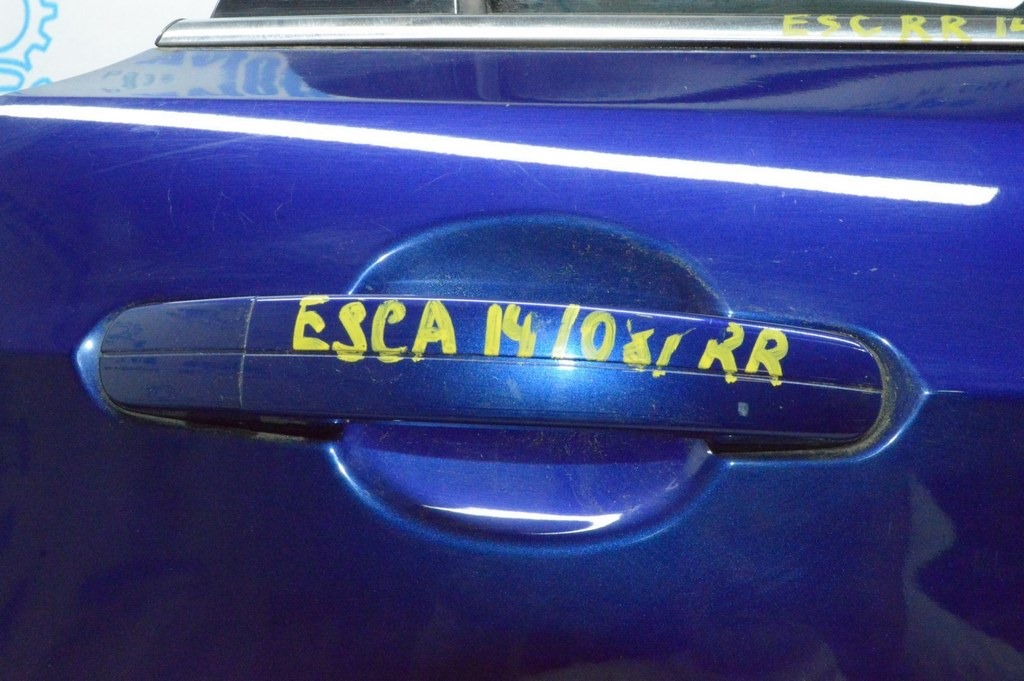 Ручка двери внешняя зад прав Ford Escape MK3 13- синий цвет J4(08)