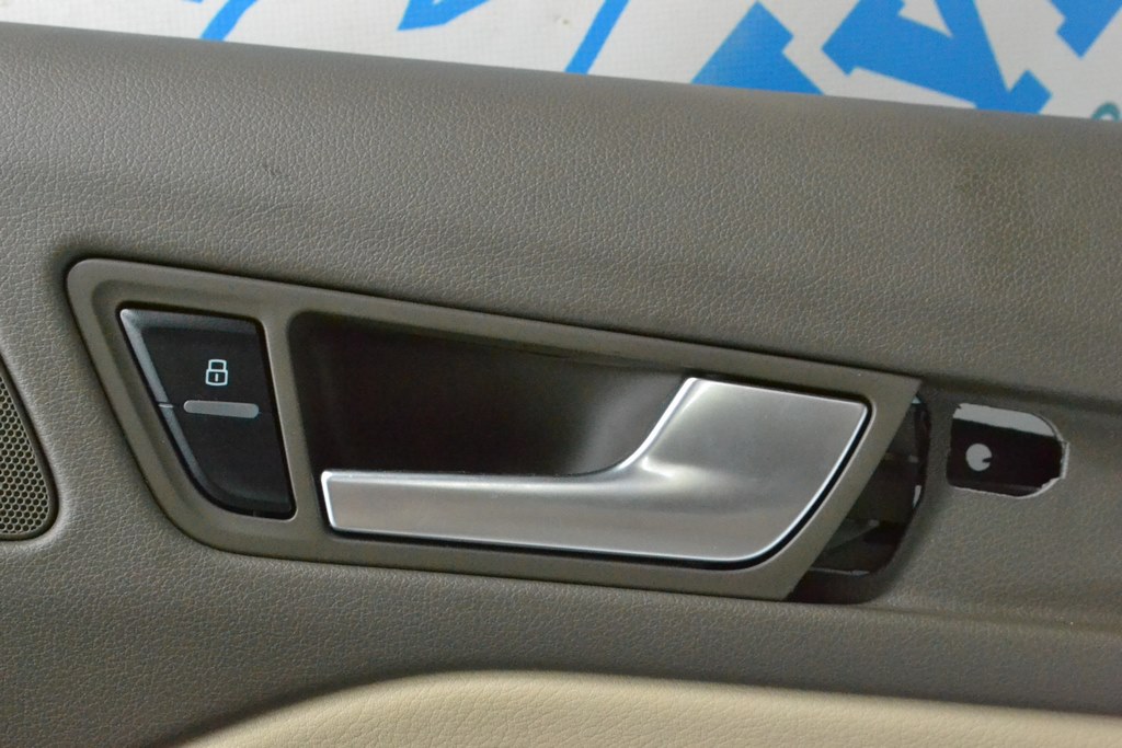 Ручка двери внутренняя задняя правая Audi Q5 8R 09-17 (02) коричневая