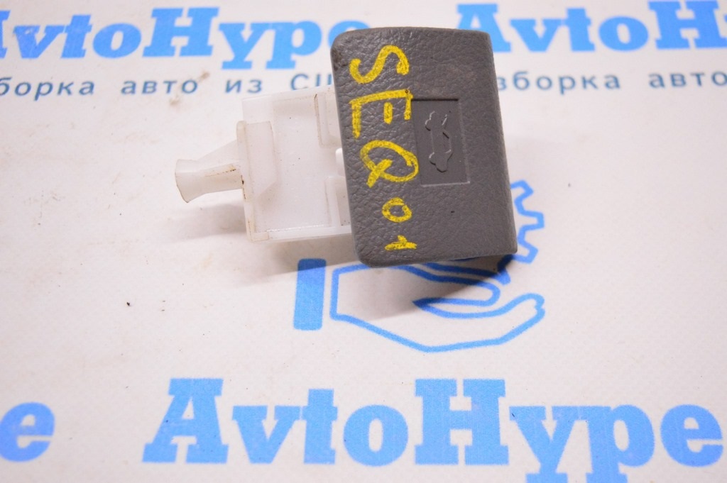 Ручка открывания капота салонная Toyota Sequoia 2008-2022