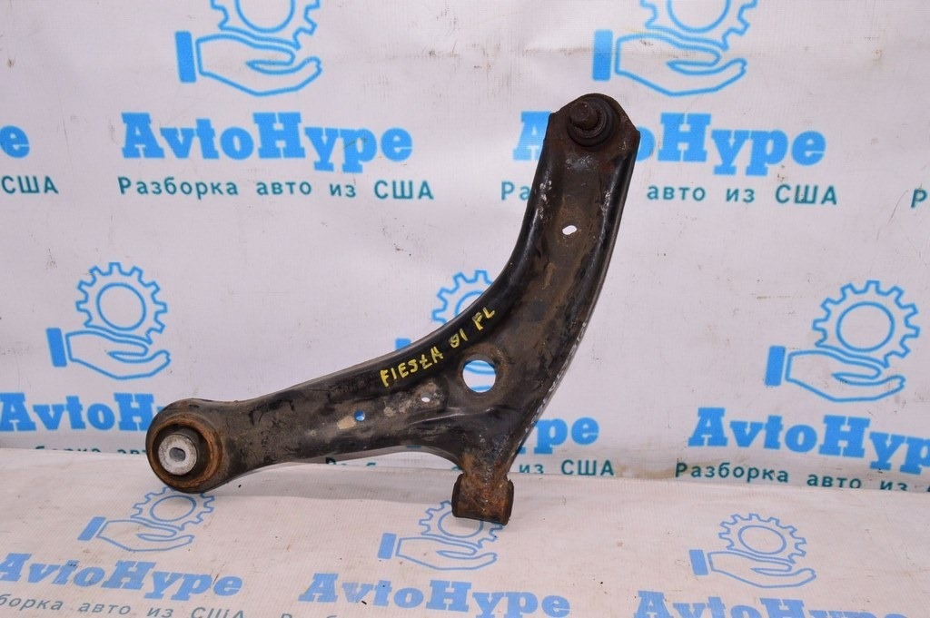 Рычаг нижний перед лев Ford Fiesta 11-19 (01)