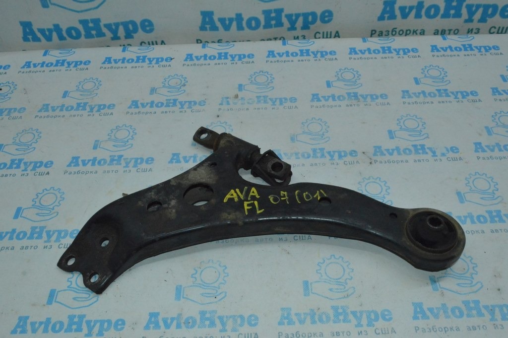 Рычаг нижний перед лев Toyota Avalon 05-12 (01)