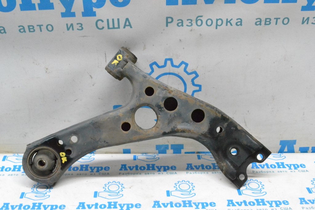 Рычаг нижний перед лев Toyota C-HR 18-23 (01)