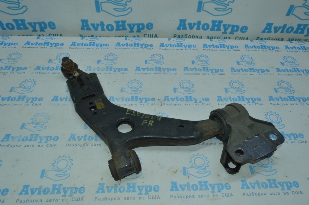 Рычаг нижний перед прав Ford Escape MK3 13- (09)