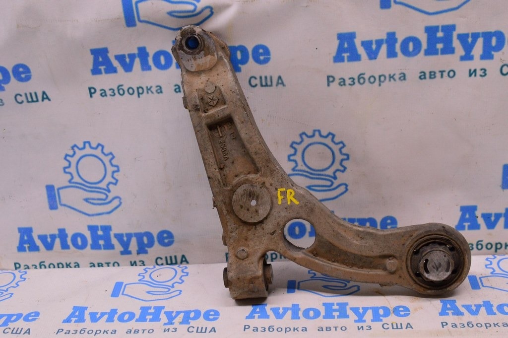 Рычаг нижний перед прав Jeep Cherokee KL 14- (04)