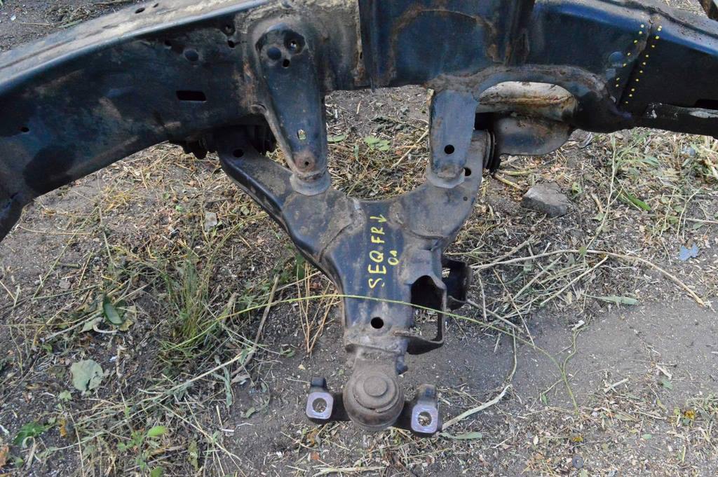 Рычаг нижний перед прав Toyota Sequoia 2008-2022 (01) без сайлентов