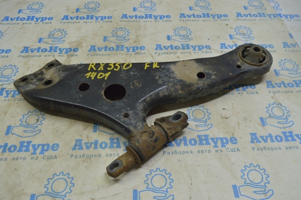 Рычаг нижний передний правый Lexus RX350 RX450h 10-15 (01)