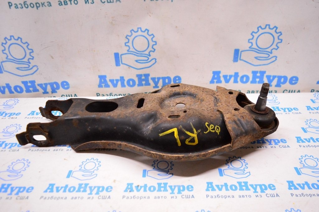 Рычаг нижний под пружину зад лев Toyota Sequoia 2008-2022 (01)