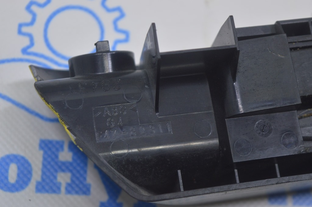 Рычаг открытия лючка бензобака и крышки багажника Toyota Camry v50 12-14 usa\euro (03) надлом — фото 3