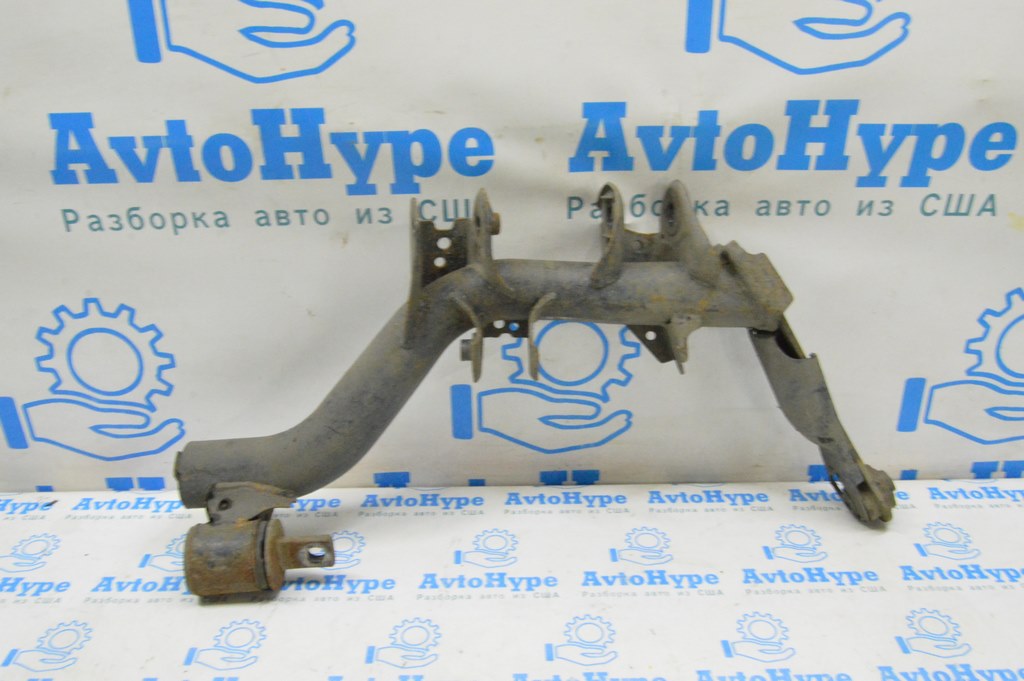 Рычаг продольный зад лев Honda CRV 07-09 (01) ржавый