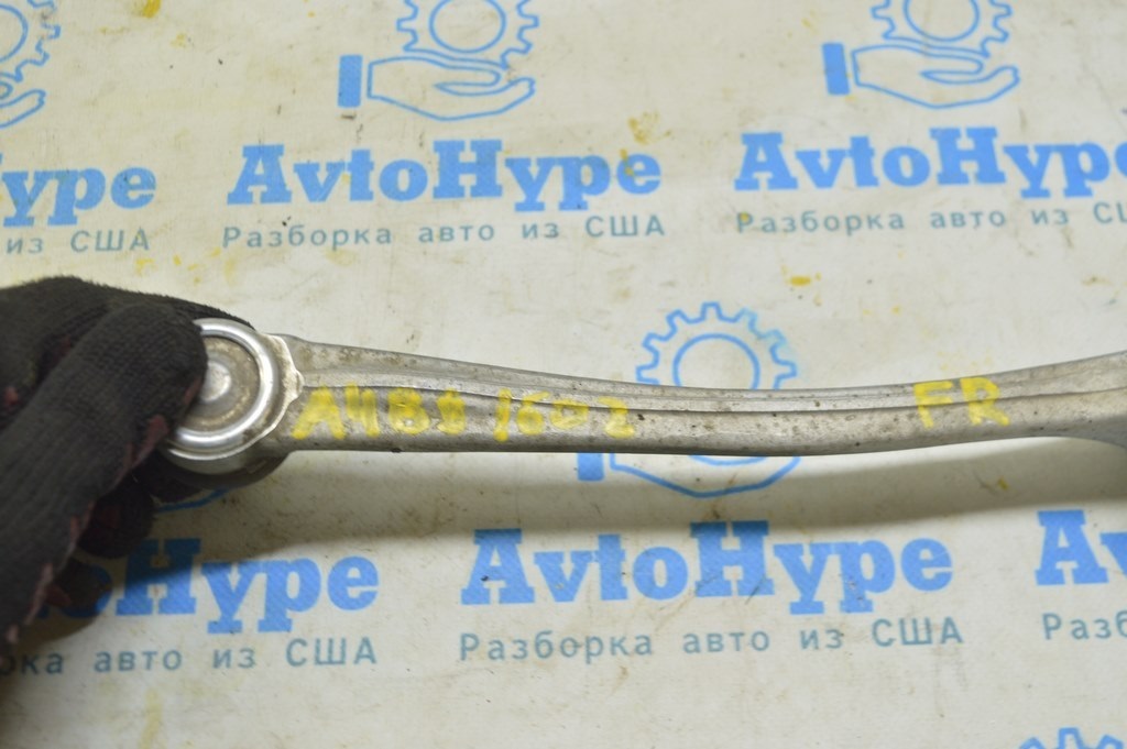 Рычаг верхний передний правый перед Audi A4 B9 17- (02)
