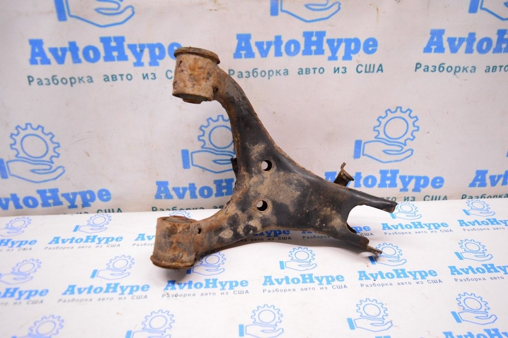 Рычаг верхний зад лев Toyota Sequoia 2008-2022 (01) ржавчина