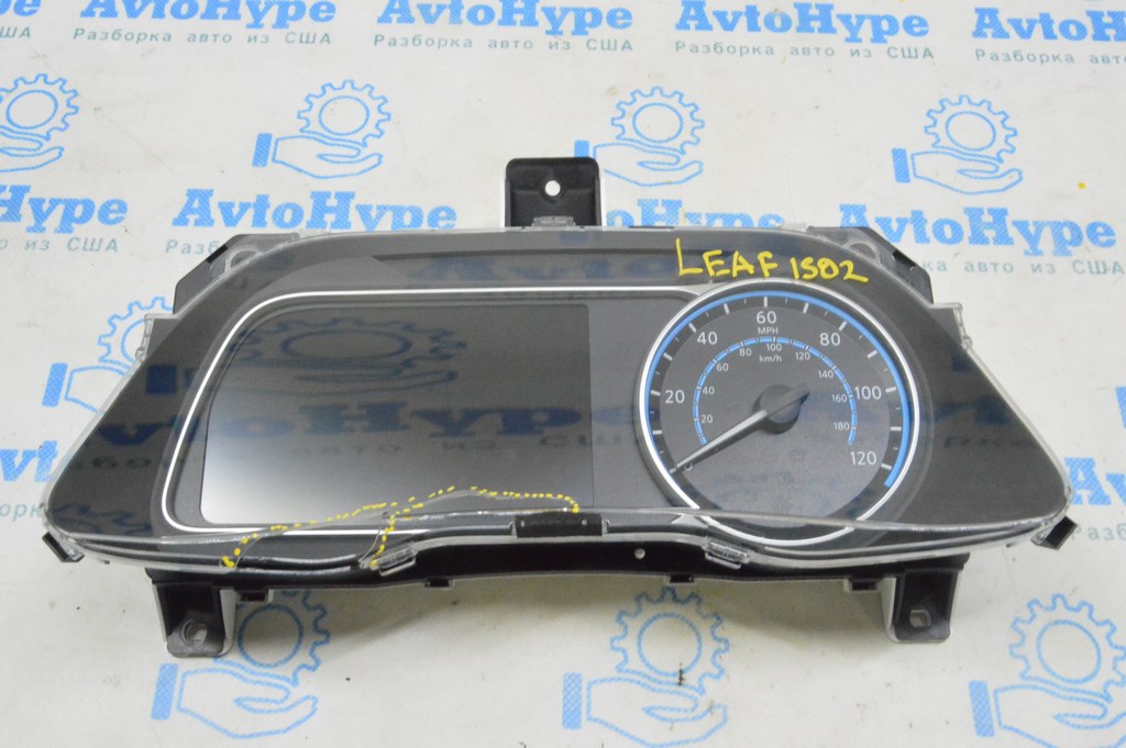 Щиток приборов Nissan Leaf 18-19 (02) разбито стекло