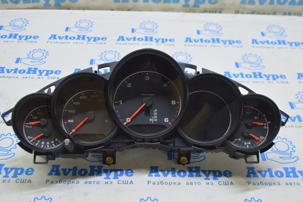 Щиток приборов Porsche Panamera 14-16 3.0d (01)