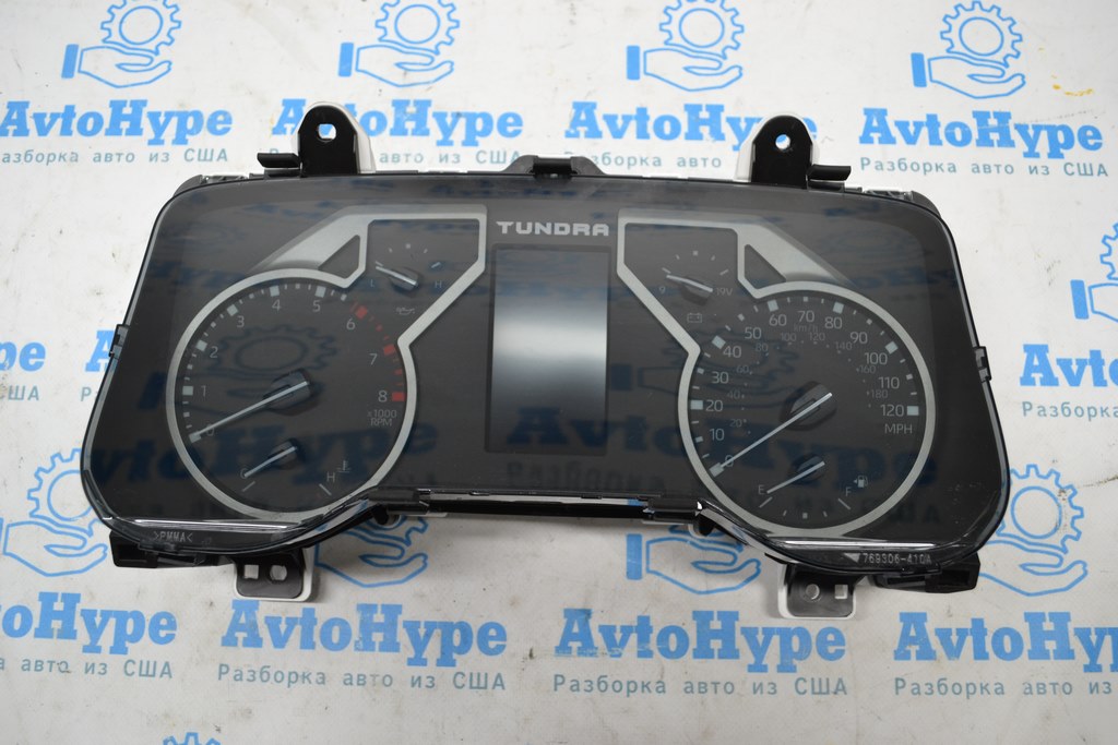 Щиток приборов Toyota Tundra 22- (01)