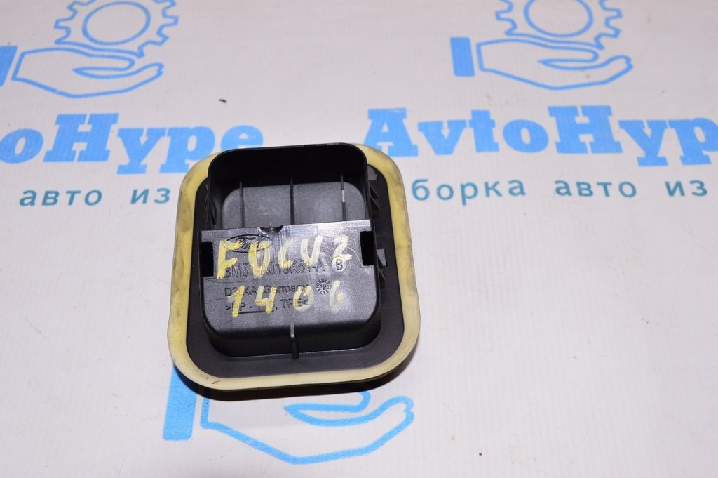 Щиток вентиляции Ford Focus центр mk3 11-18 — фото 3