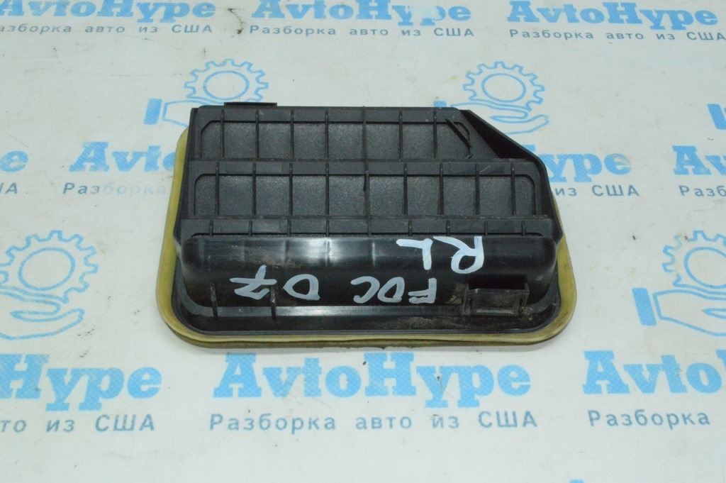 Щиток вентиляции левый Ford Focus mk3 11-18 (07) деф.