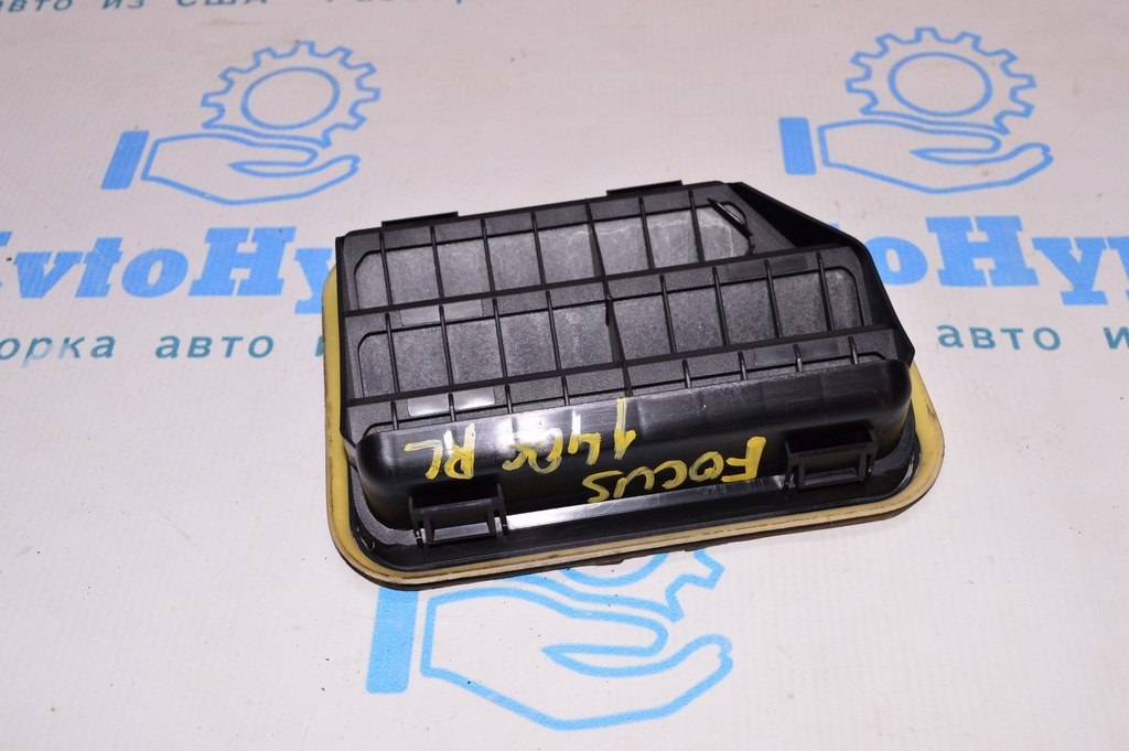 Щиток вентиляции левый Ford Focus mk3 11-18 — фото 2