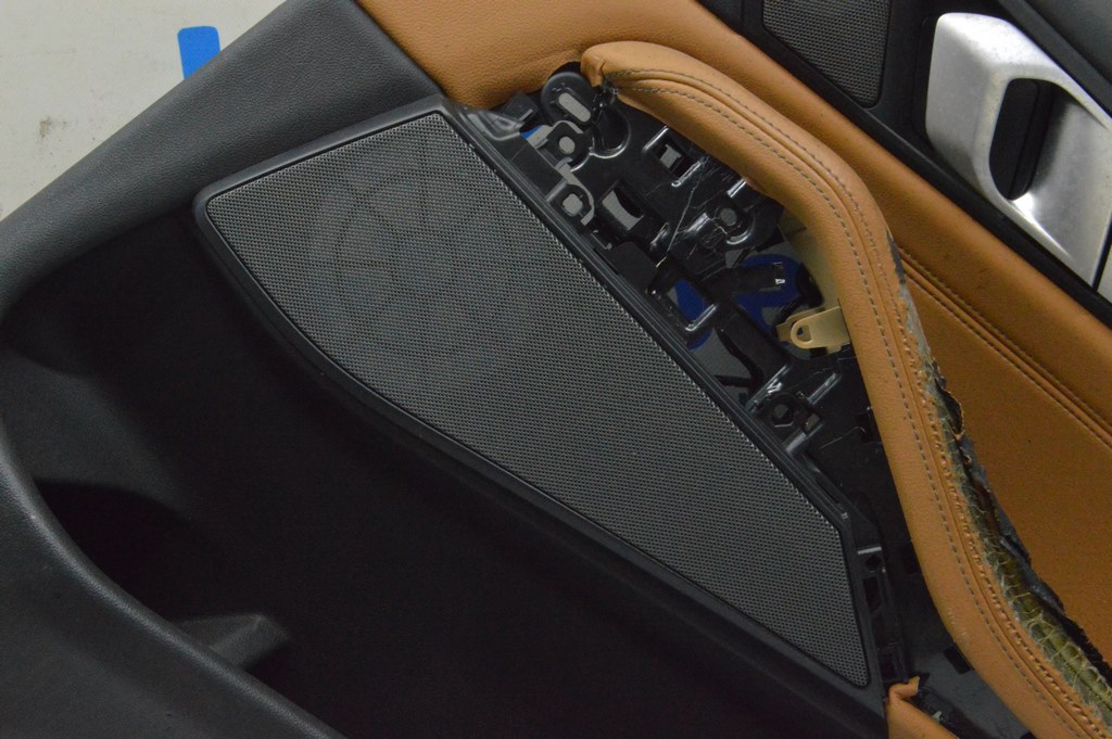 Сетка динамика двери зад прав BMW X5 G05 19-24 нижняя