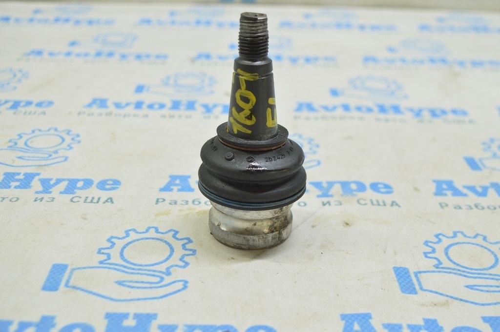 Шаровая опора передняя левая Audi A4 B9 17- (02)