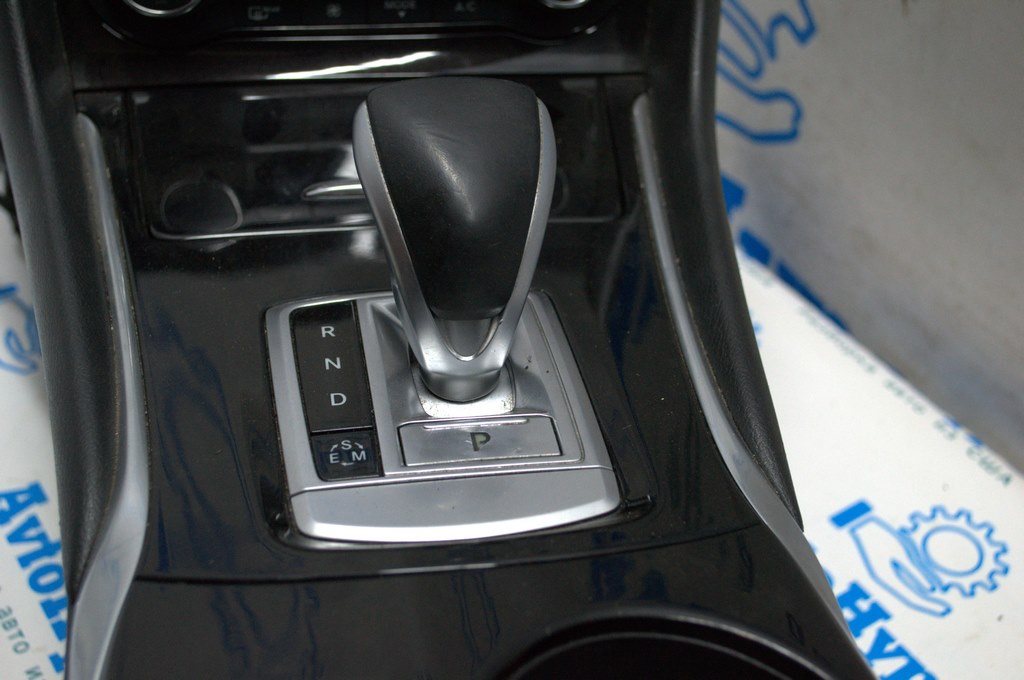 Шифтер КПП с ручкой Infiniti QX30 17- (03) A2312670200 вдулся хром